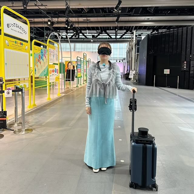 「スーツケースにアイマスク⁉」高橋みなみのシュールな姿のそのワケとは…⁉