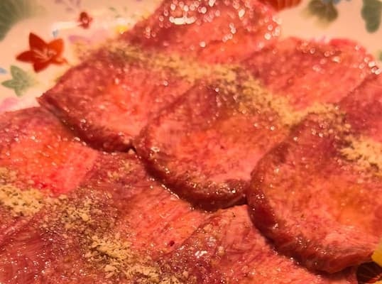 人気声優・内田雄馬が焼肉を堪能！「すみません、とりあえずタン塩」