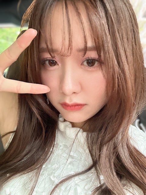 「髪明るくしたい」何かと話題の人気アナウンサーが