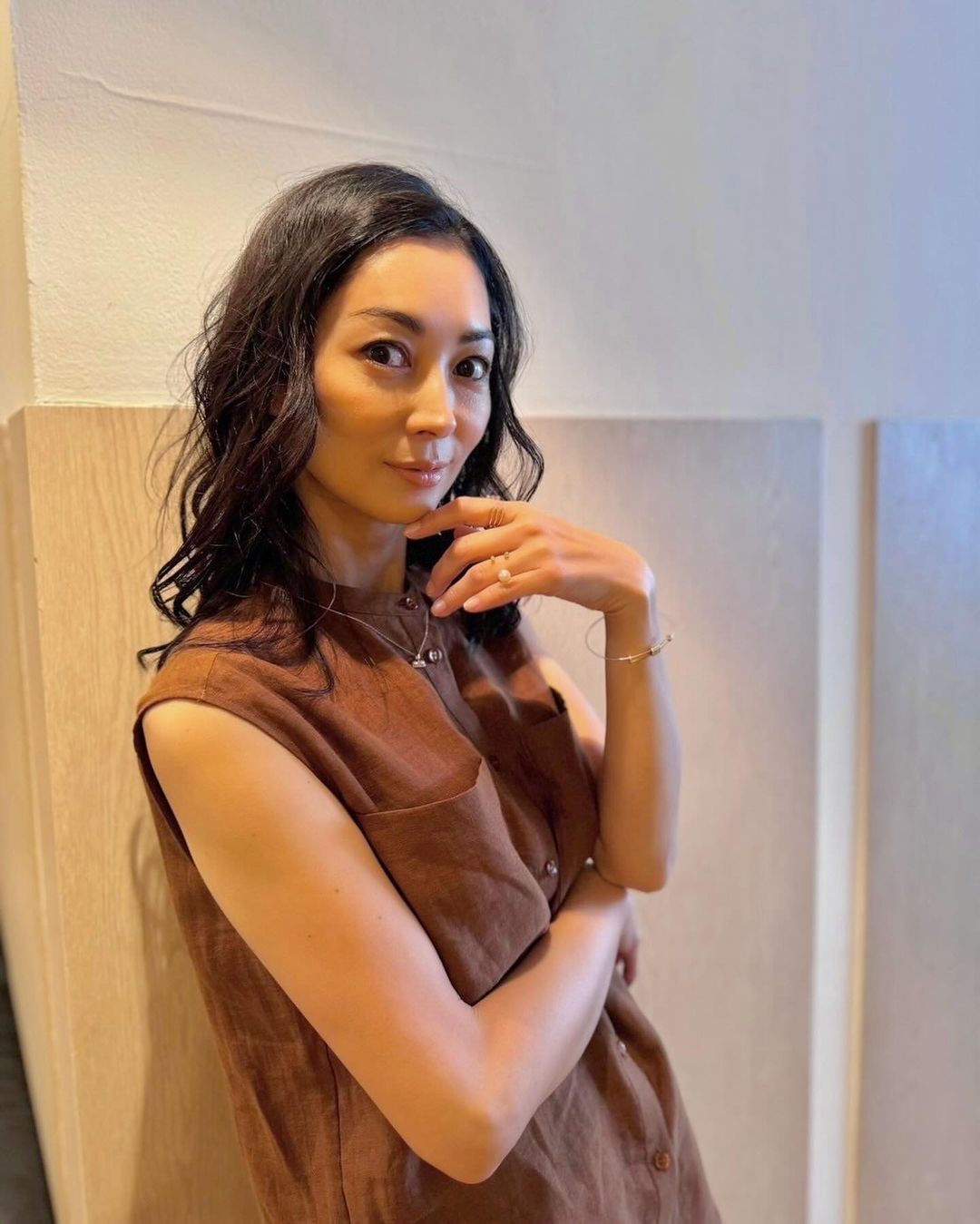 「オーラ出てる」47歳に見えない美貌にファンうっとり