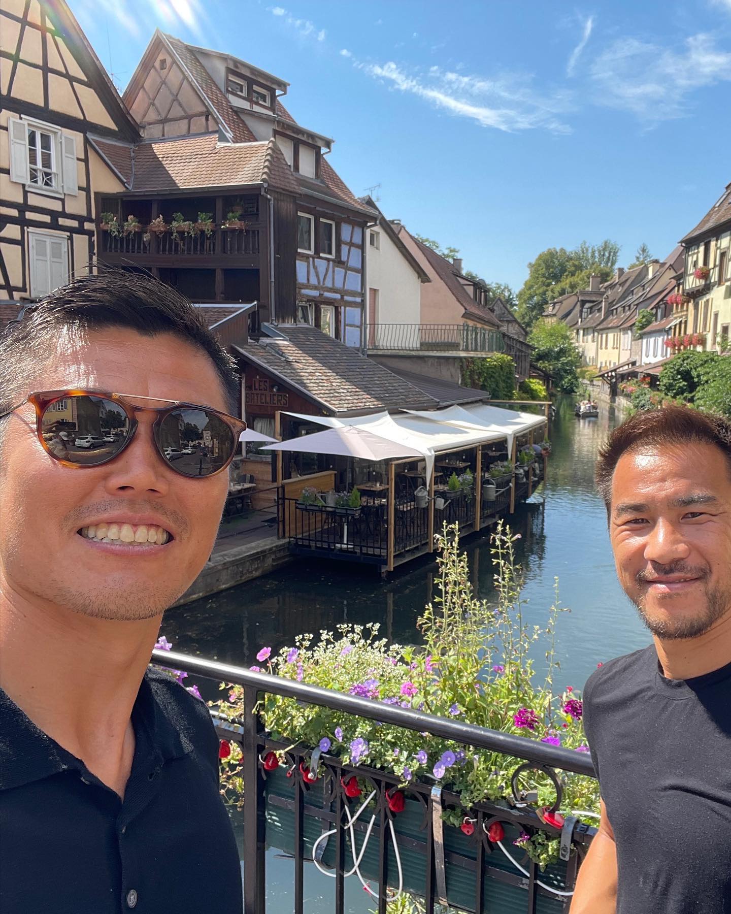 「楽しそ👍」岡崎慎司が川島永嗣とストラスブールを堪能🍖✨