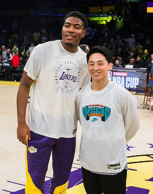 八村塁&河村勇輝の激アツ2ショット！レイカーズ公式が公開