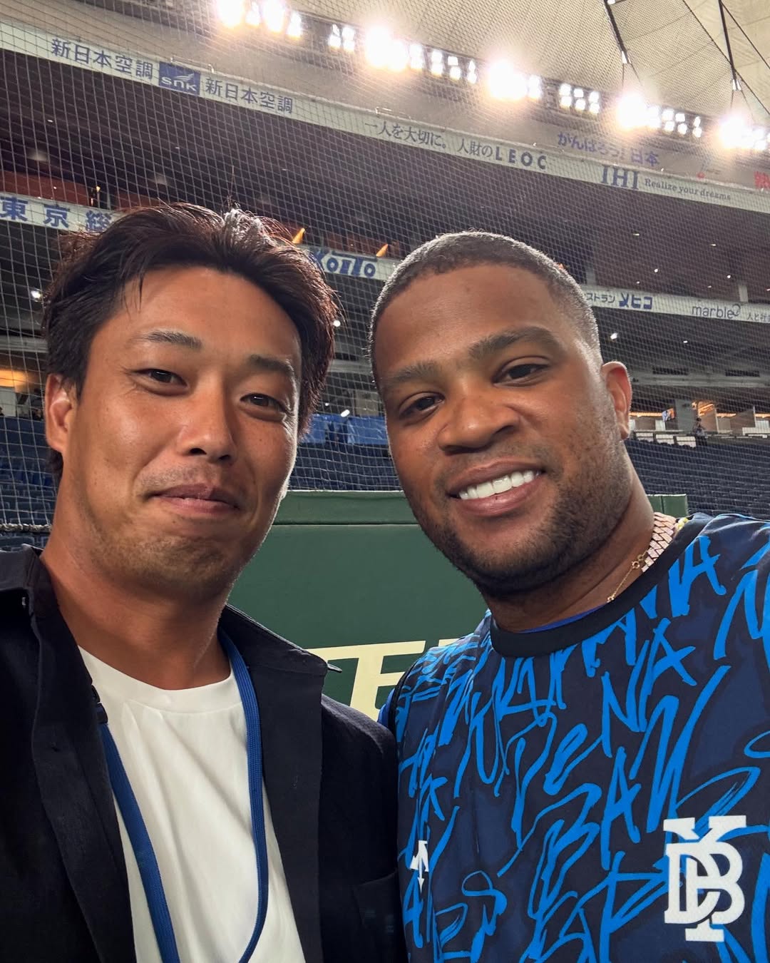 「元気そうで良かった！」加藤翔平、中日時代の同僚であるあの選手とのツーショット写真を公開