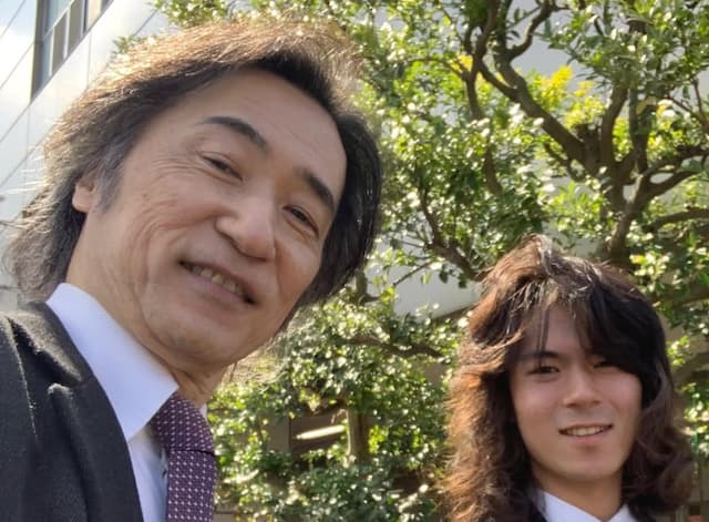 雅楽師・東儀秀樹の長男・ちっち、高校卒業！ 「模範生」として表彰され父も喜びの投稿