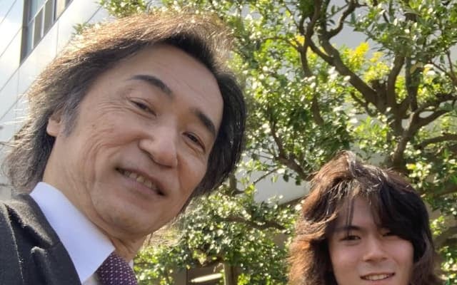 雅楽師・東儀秀樹の長男・ちっち、高校卒業！ 「模範生」として表彰され父も喜びの投稿