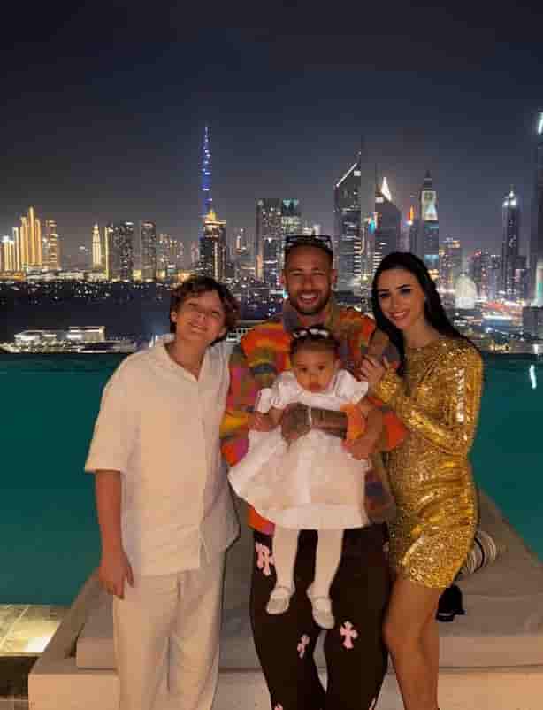 ネイマール、家族と迎える新年を祝う投稿！