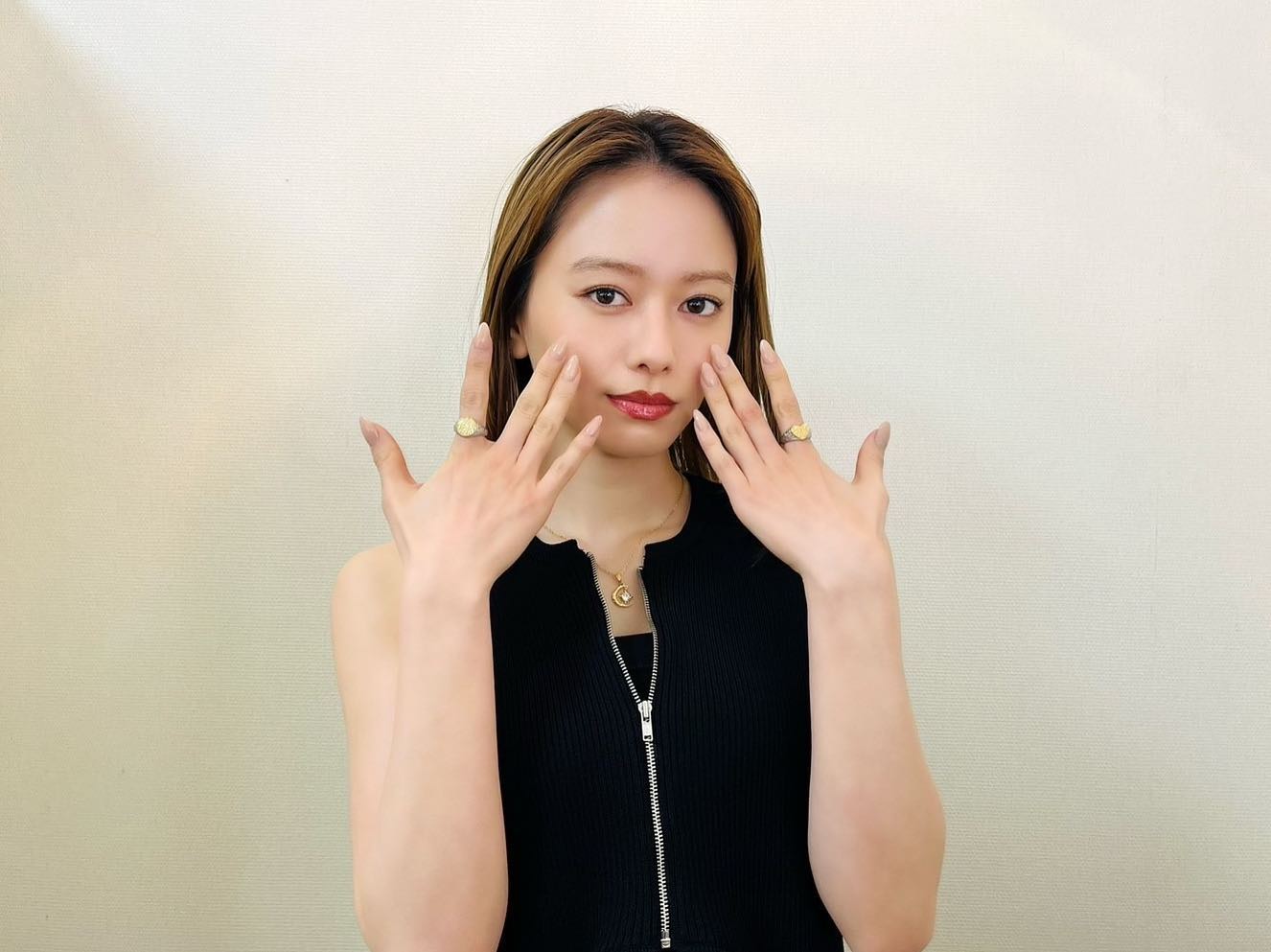 「結婚報告！？」山本舞香の最新ショットが話題に💕