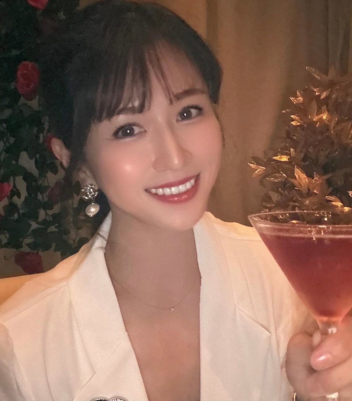 「元慶應大学病院秘書」が色気ありすぎショットを大公開！