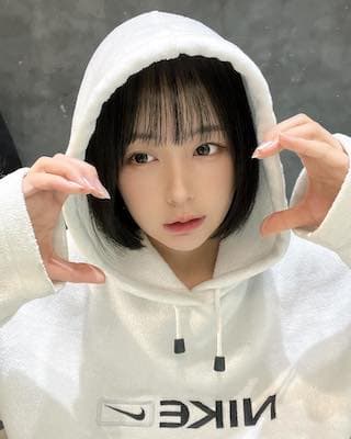 なえなのの白パーカー姿に「かわいい」の声続出！