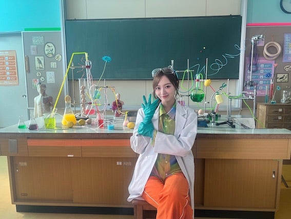 「アイドルから理科の先生に？！」あの有名アイドルがインスタを更新