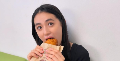 八木莉可子、休憩中のリラックスショット公開！「食べっぷり最高」