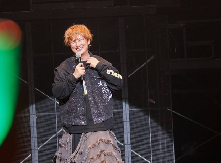 歓喜の瞬間！上地雄輔がライブステージで笑顔あふれる姿を披露