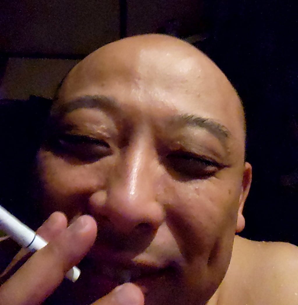 トムブラウン・みちお「タバコ吸う人生の方が豊か、喫煙所1.5倍に増やして」