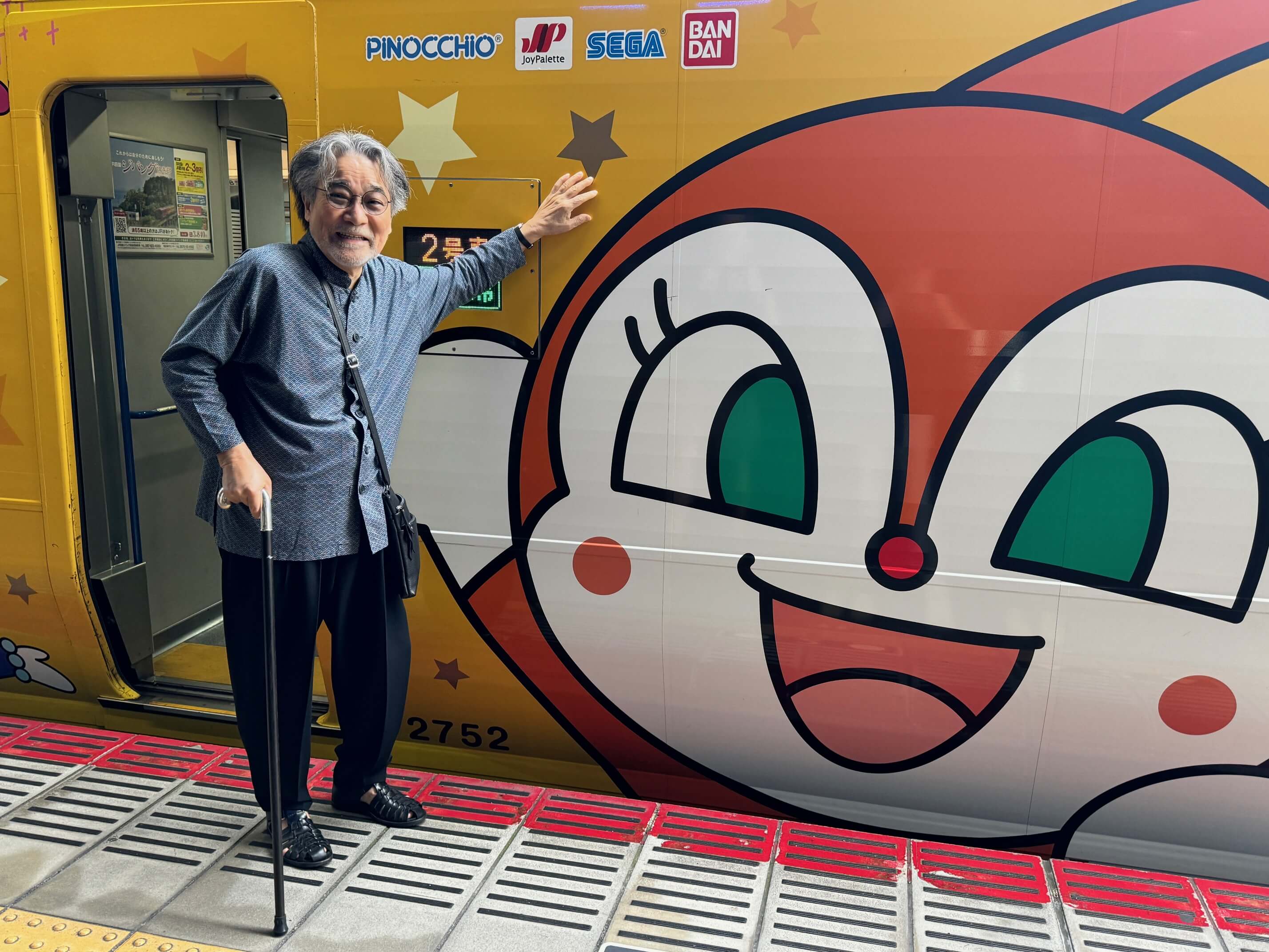 怪談話でお馴染みの稲川淳二があの人気キャラクターと2ショット