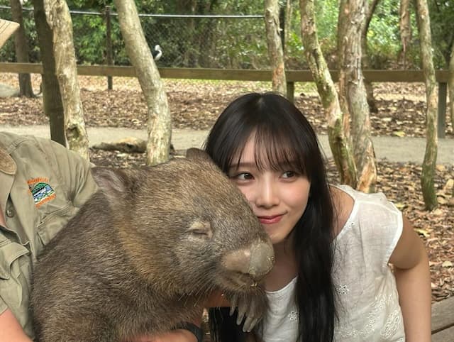 与田祐希、オーストラリアの動物たちと戯れる写真にいいね殺到！
