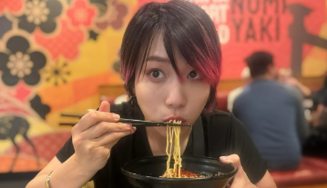 「ラーメンの破壊力すごすぎ…」WWE・ASUKAが魅せた“素の一杯”にファン釘付け！