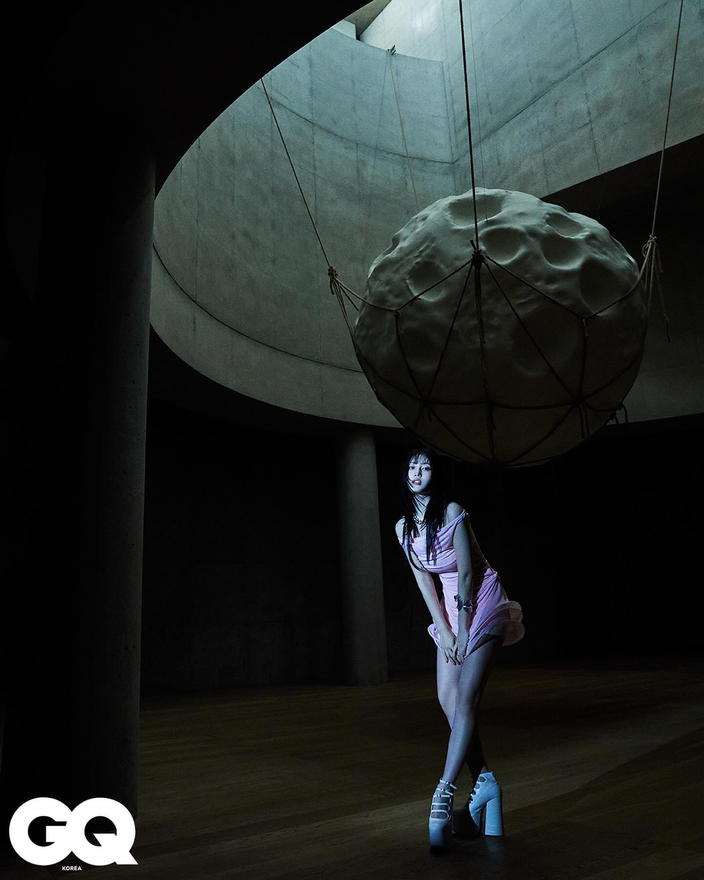 「人間の限界超えた...」TWICEメンバーの圧倒的雰囲気にファン驚愕