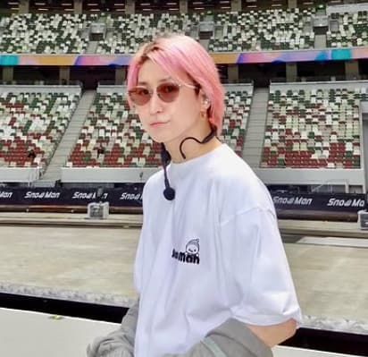 「イケ散らかしている」SnowMan・佐久間大介、国立競技場ライブでのオフショットを大公開！