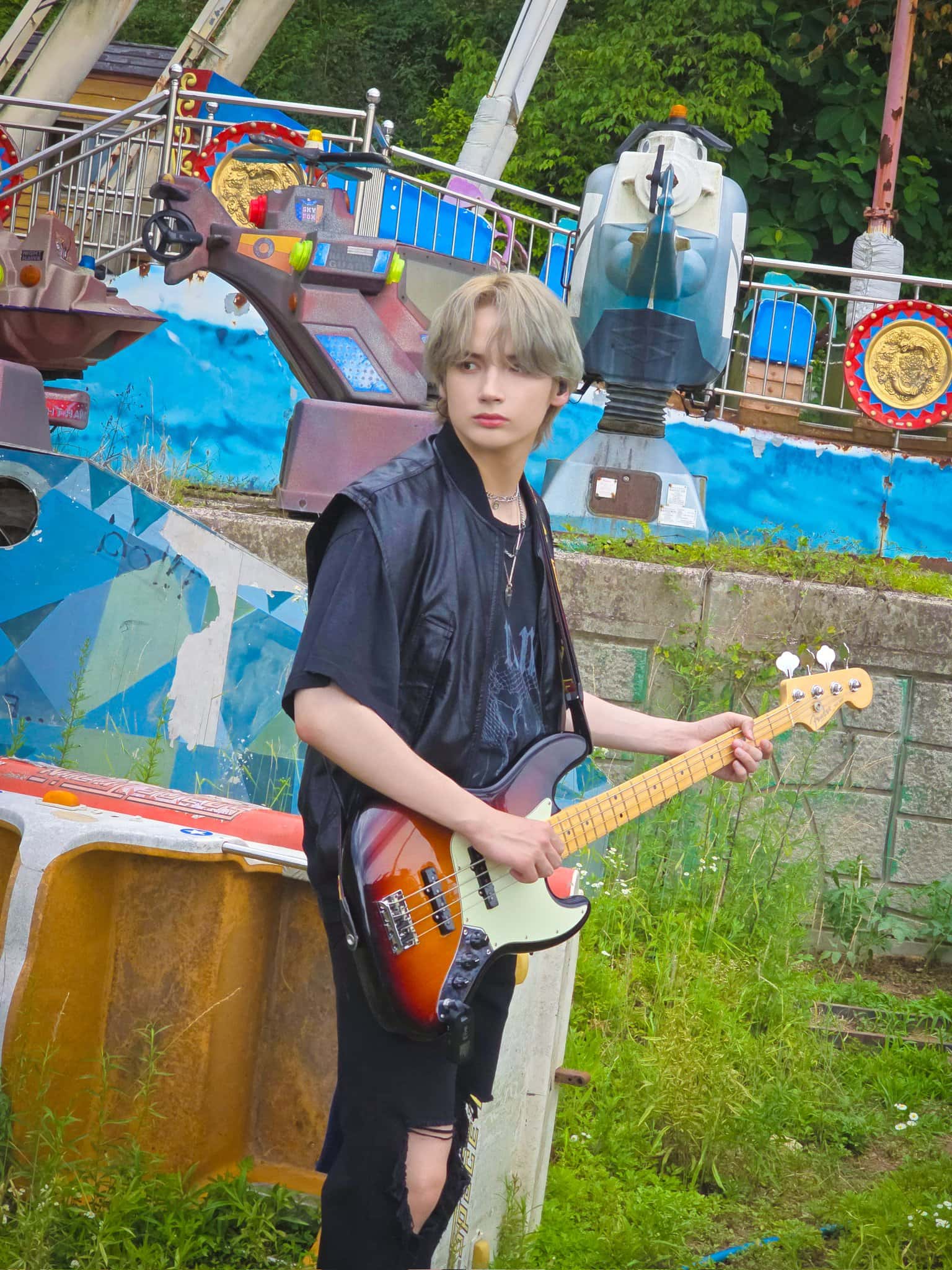 大人気アイドルグループのメンバーがLive Clipを披露