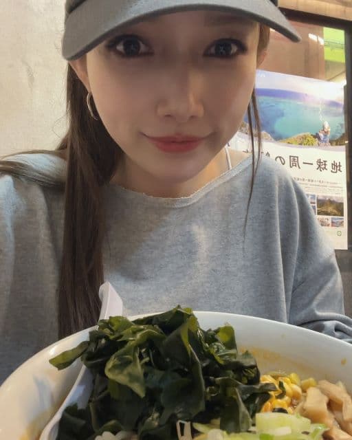 後藤真希、仕事終わりに味噌ラーメン！キャップ着用のカジュアルなショットを公開