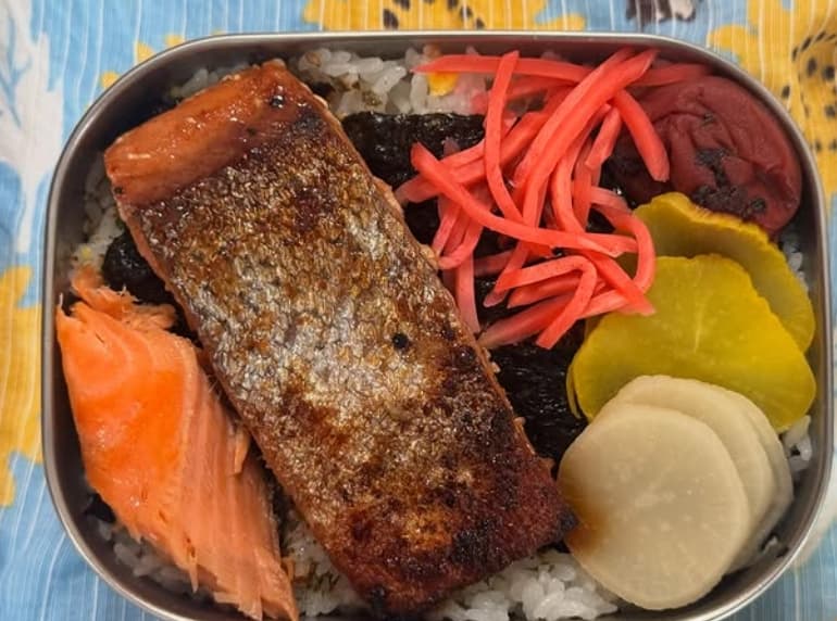 カンニング竹山の「おっさん弁当」がじわる…！自炊力の高さに思わず拍手