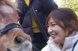 熊田曜子、ふれあい動物園で心温まる休日！子供たちと五感で楽しむひととき