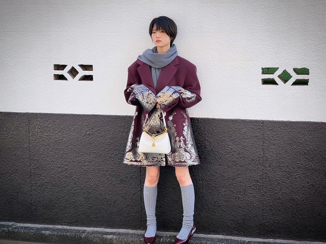 若月佑美、オーバーサイズの洋服を見事に着こなす姿を公開！