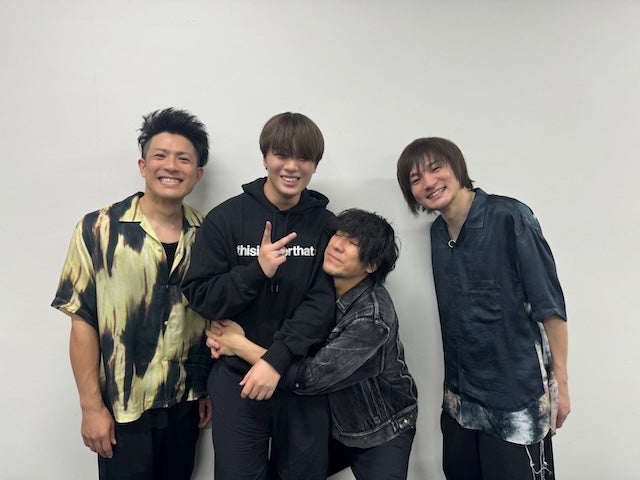 成功したオタク！？JO1のメンバーが人気アーティストとの記念ショット披露で反響続々