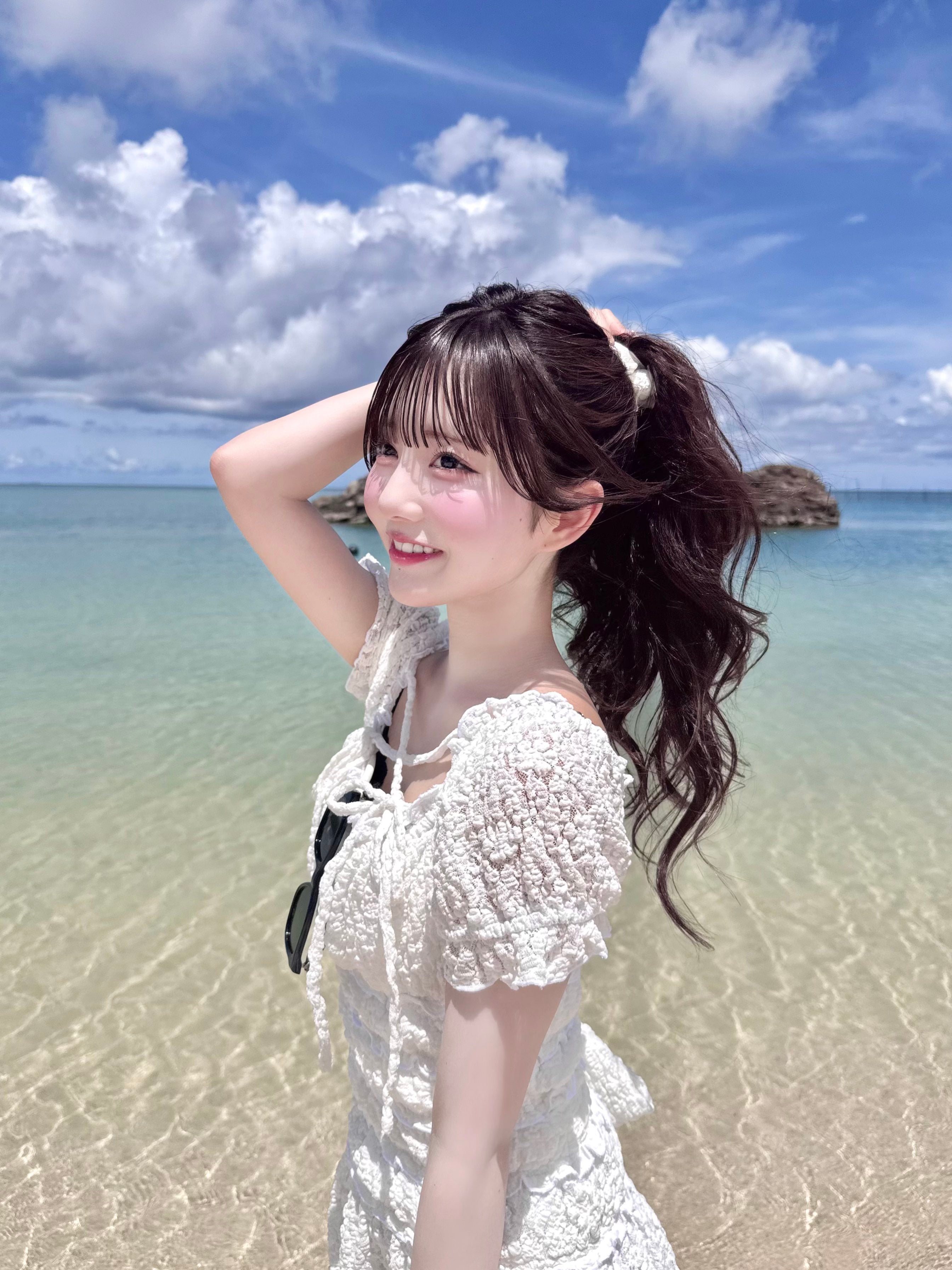 Onephony田島櫻子、爽やかすぎる「夏の恋人」にファン沸騰！海辺の白ワンピ姿が話題