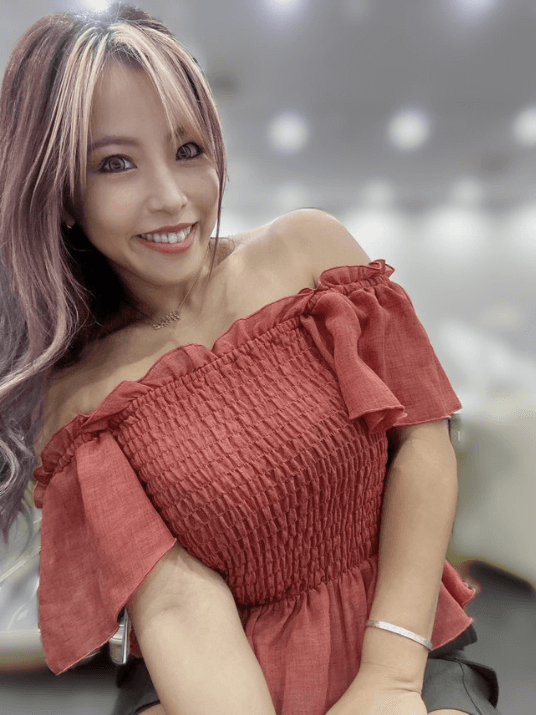 STARDOM【スターダム】 白川未奈、名古屋サイン会でファンとの交流に感謝！もっと応えられるレスラーへ