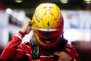 「新たな戦いへ！」ルイス・ハミルトン、オフィスショット公開にファン熱狂