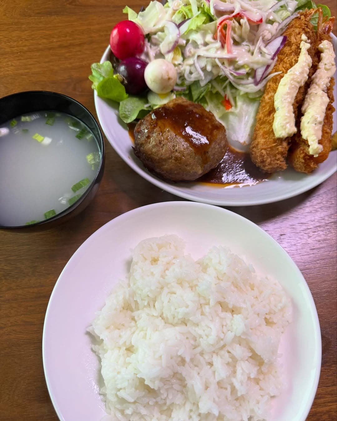 「朝からこれは豪華すぎ！」小沢仁志の洋食プレート風朝ごはんが話題に
