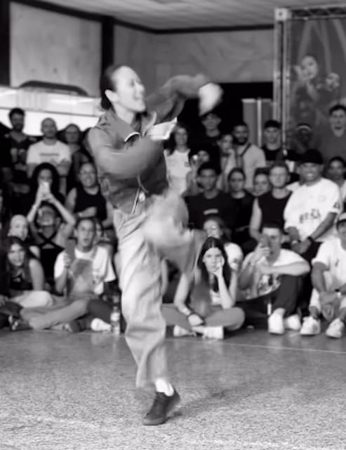 Miyu、ブラジルでフットワークバトル挑戦し見事優勝！『普段避けてたことにトライ！』