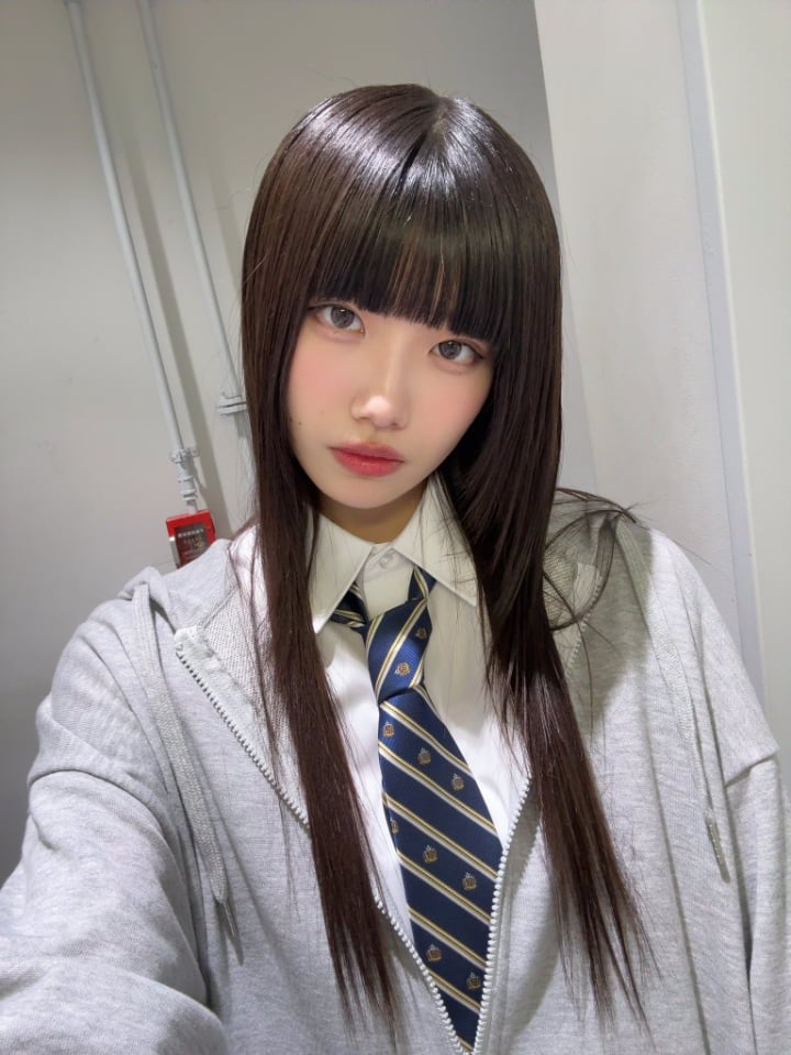 FRUITS ZIPPER妹分グループ・奥田彩友の制服オフショットにファン歓喜！