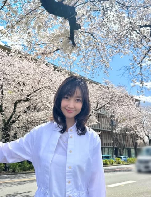 女優・黒川智花が日本でのお花見を満喫！