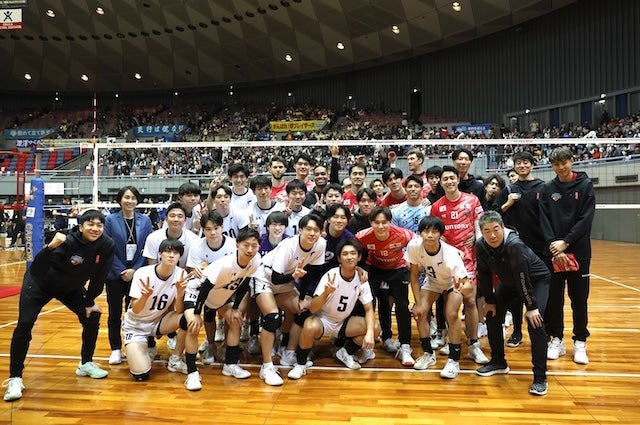 京都の名門"東山高校"メンバーが多数集結！サントリーと天理大の記念撮影が話題に