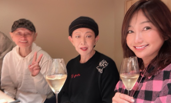 美川憲一、銀座で恒例の松葉ガニ堪能「これで良しとする！」