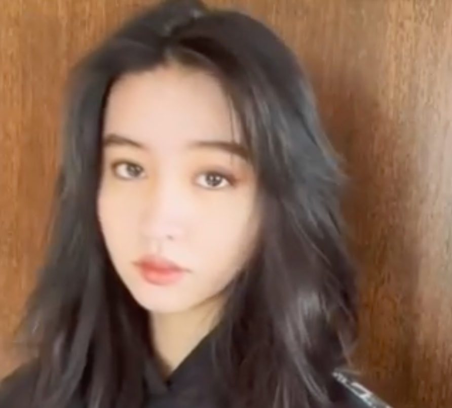 Kōki,が使用しているメイク道具を公開!? 彼女の美貌をさらに際立たせるアイテムとは