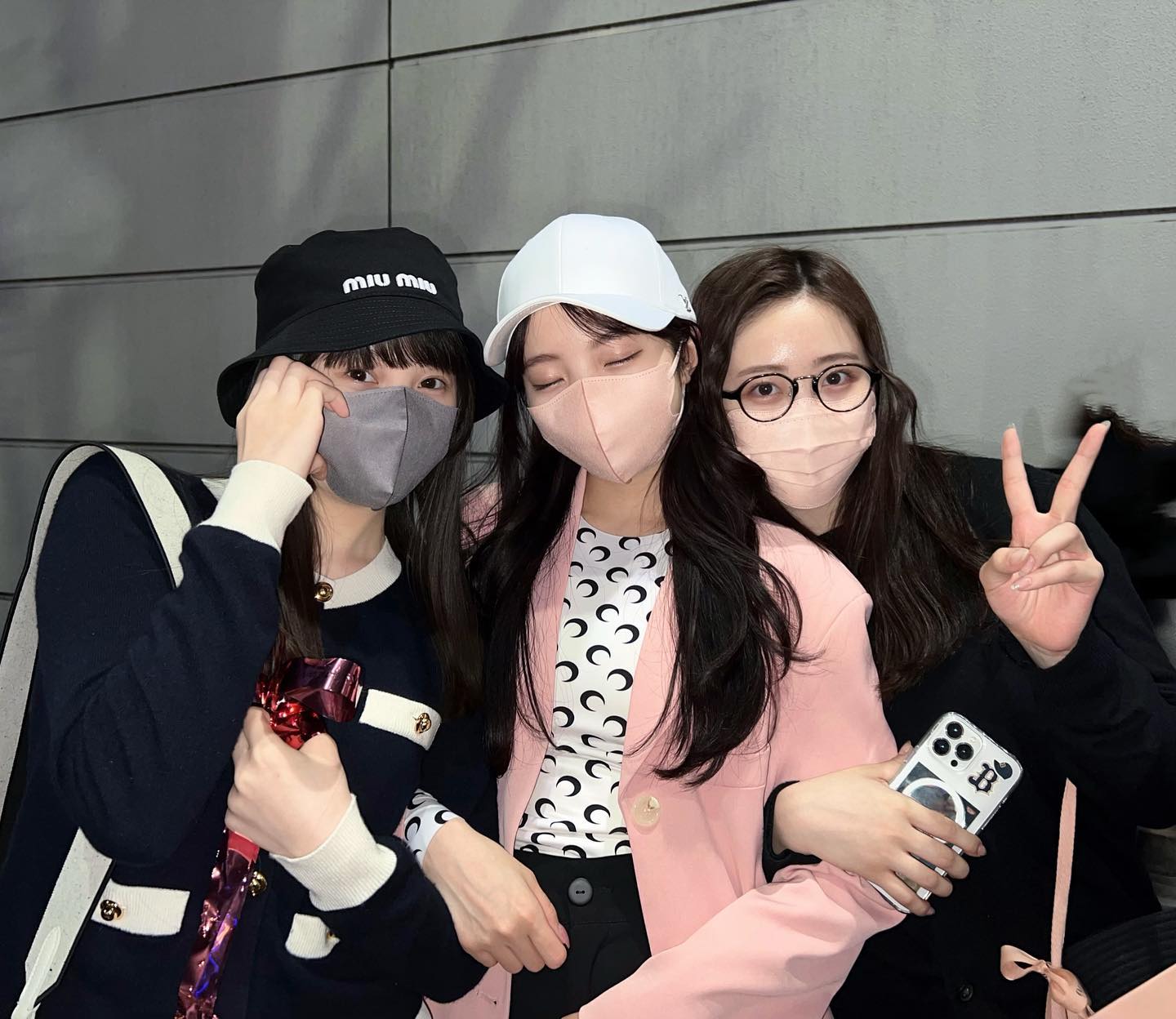 本田真凜が美人3姉妹ショットを公開💓可愛すぎる1枚が話題に✨