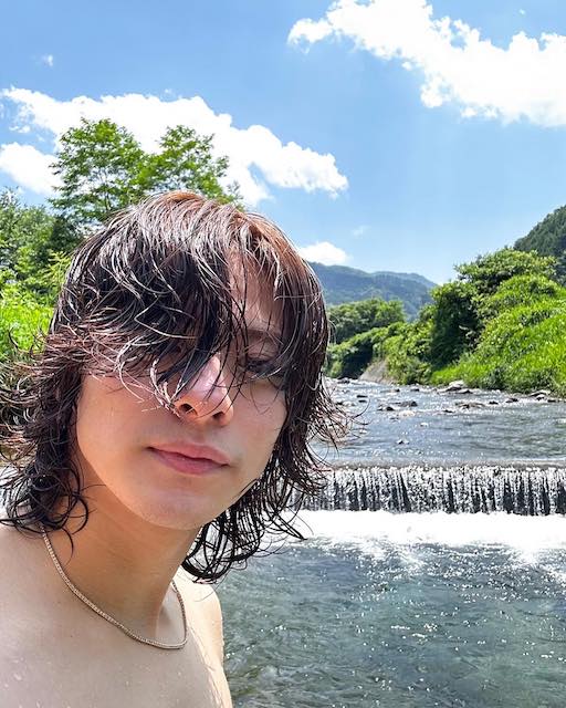 平野紫耀 プライベートショットが話題に😳💓いいね１００万超え「カッコ良すぎて破壊力半端ないです❤️」