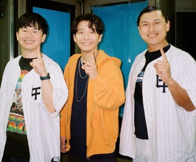 星野源が本物のファミレスで生放送！