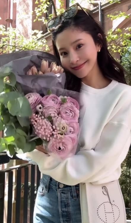 「エルメスが似合う！」堂安律の妻の私服コーデがハイセンスすぎると話題に