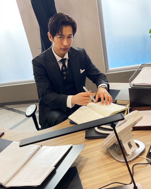 「スーツ姿格好良い」ディーン・フジオカの仕事姿を披露