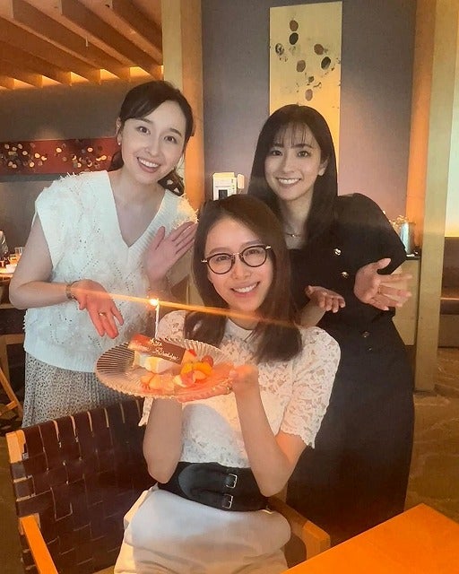 田村真子アナ、良原安美アナの誕生日を祝福！仲良し3ショット公開