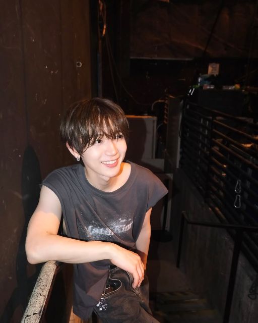 公演後に爽やかな笑顔！Travis Japan・七五三掛龍也のオフショットが「最高のビジュだよ」と話題に！