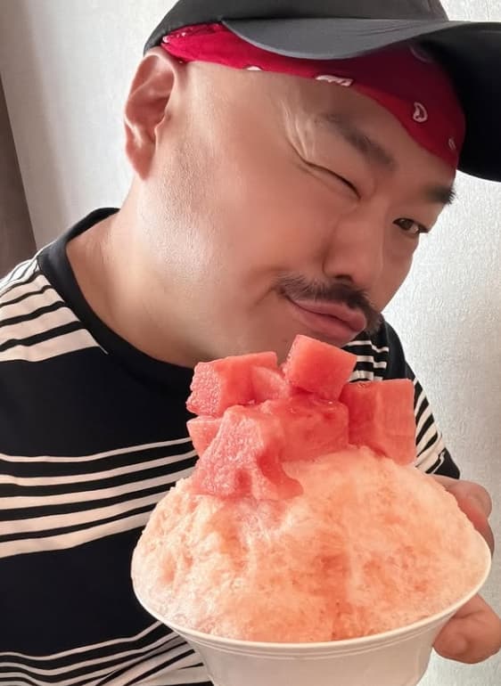 「ウソ、デザート⁉」クロちゃんの夜ご飯、見た目が完全にアレ