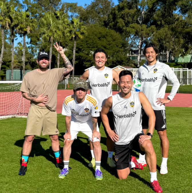 元日本代表・吉田麻也、ワンオクTakaらとの1枚にファン胸アツ