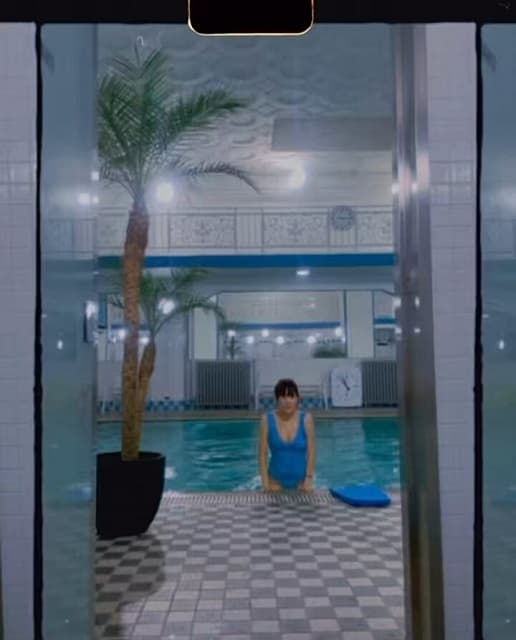 「1988年にタイムスリップ旅行に…」昭和好きアーティスト 阪田マリンがレトロセクシーな動画を投稿