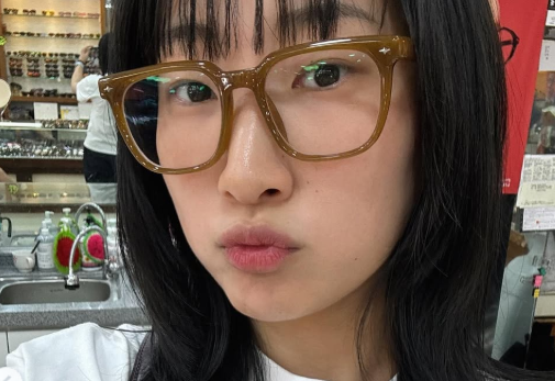 女子バレー 韓国旅行で大注目！平山詩嫣が披露した“おしゃれトレーナー&眼鏡姿”に反響