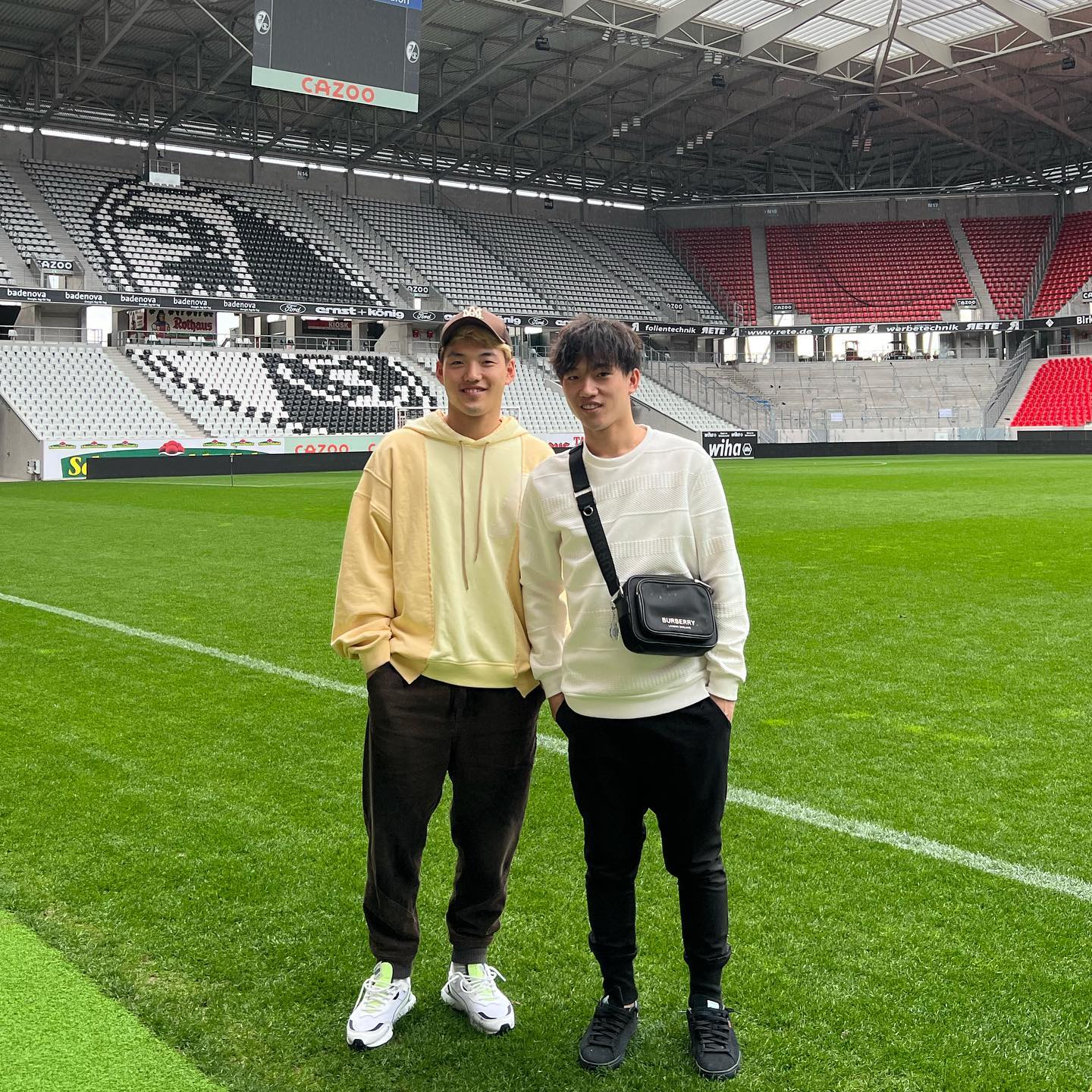 堂安律の兄がドイツまで応援に！フォロワーは「イケメン兄弟」